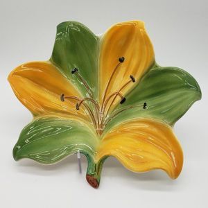 Shorter & Son Ltd. Genuine Staffordshire Hand Painted Ceramic Lily Petal Dish